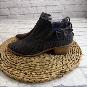 Dolce Vita Dark Gray Suede Ankle Booties with Buckle Detail. Size 9.